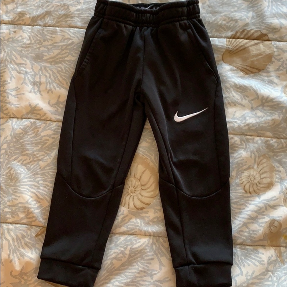 Boys Nike fleece lined pants